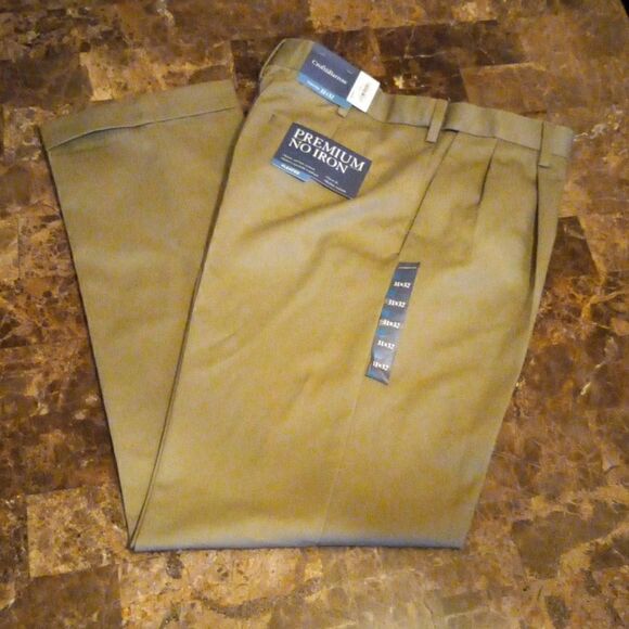 Croft and Barrow Pleated Khaki Pants - Picture 1 of 7